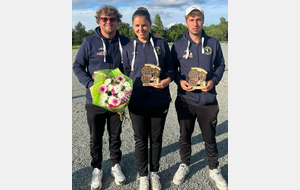 Vice-Champions:   Soline Couté, Maxime Paquet et Olivier Paquet    (Espérance Pétanque Champdeniers)