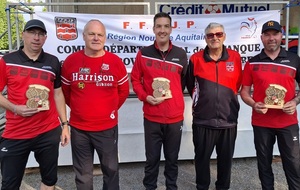 Vice-Champions:  Fabrice Mousset, Clément Micheneau et Jean François Klein   (Pétanque Moncoutantaise)